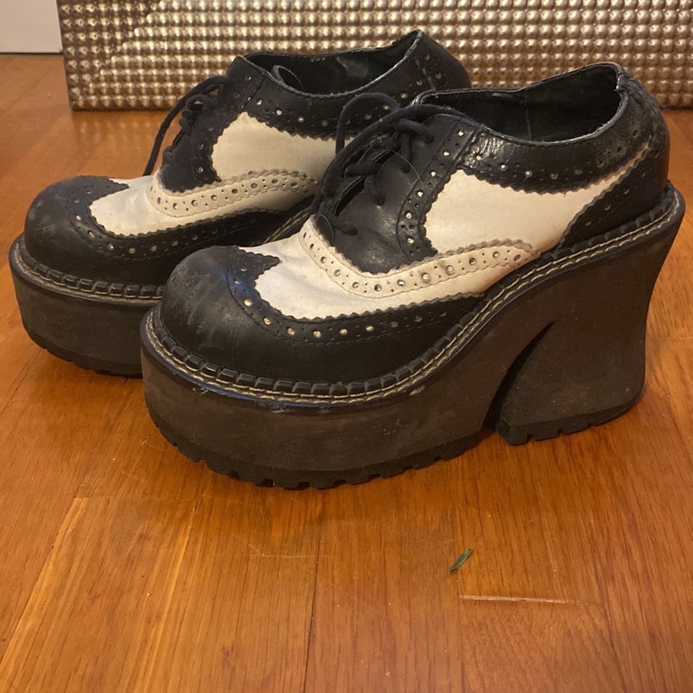 platform saddle shoes